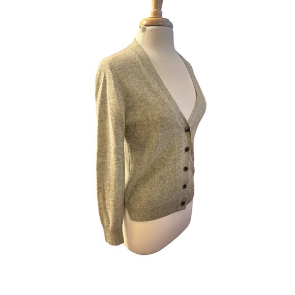 Women XS Uniqlo 100% Cashmere Wool Gray Cardigan Sweater Button Layering - Picture 1 of 6